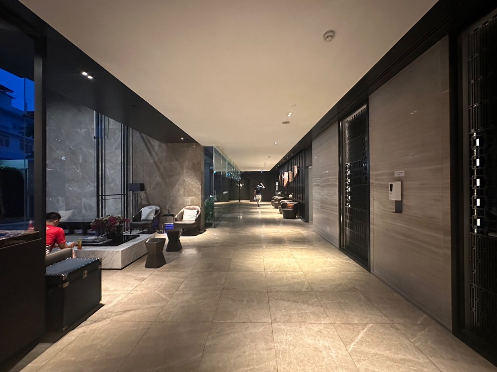 For RentCondoSathorn, Narathiwat : 💫🧚‍♂️ For rent, The Room Sathorn - St.Louis, decorated and ready to move in. Fully furnished Good location in Sathorn area, near BTS St. Louis 🚆💫