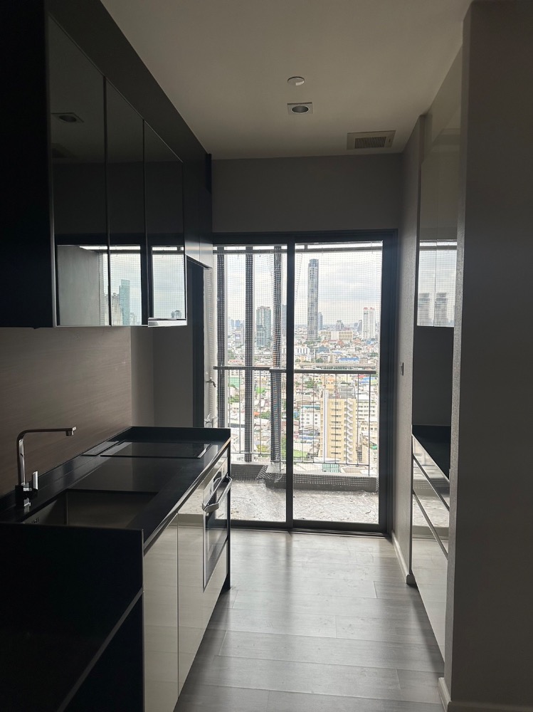 For RentCondoSathorn, Narathiwat : 💫🧚‍♂️ For rent, The Room Sathorn - St.Louis, decorated and ready to move in. Fully furnished Good location in Sathorn area, near BTS St. Louis 🚆💫