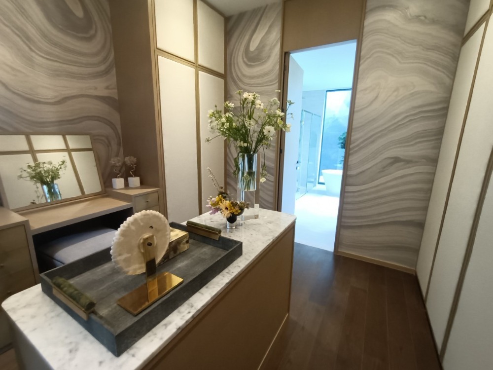 ● Modern luxury ● บ้านเดี่ยว 3 ชั้น 118.30 ตร.ว. | 4 ห้องนอน EV Charger | ใกล้ Mandarin International School 4 นาที, โรงเรียนรามคำแหง แอดเวนท์ อินเตอร์ 8 นาที, Homepro รามคำแหง 11 นาที Loading...