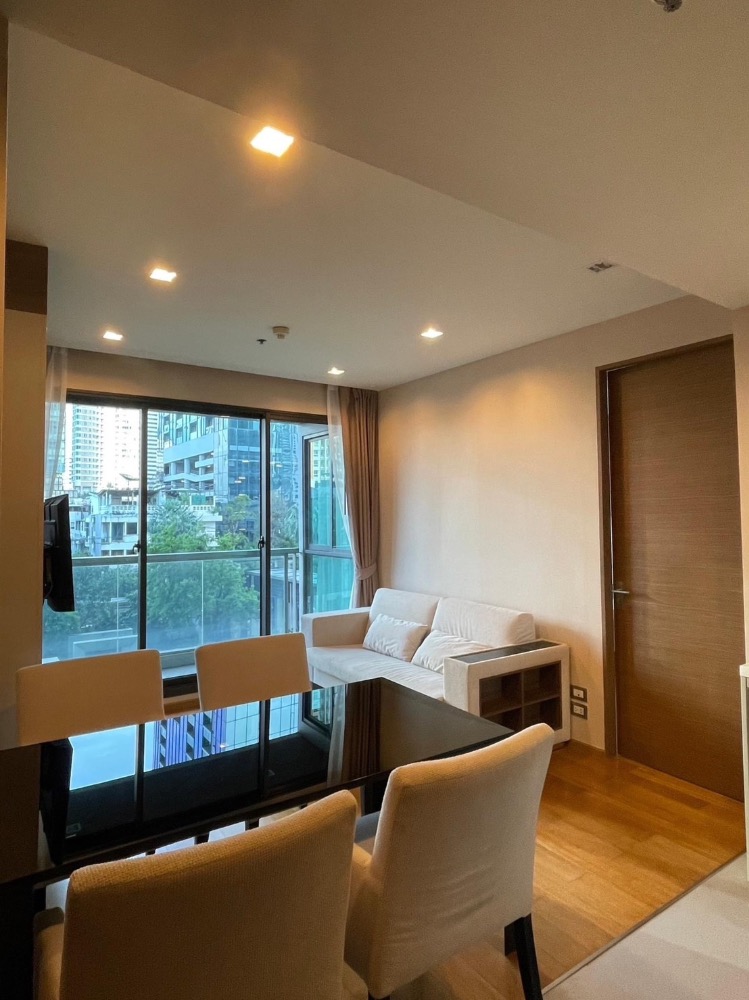 For RentCondoSathorn, Narathiwat : For rent 🔺The Address Sathorn🔺 2 bedrooms, beautiful room, fully furnished and electrical appliances 🚆 near BTS Saint Louis 200 m.