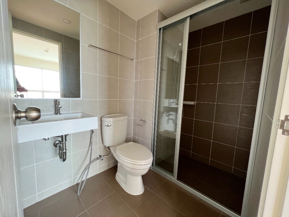 For SaleCondoPattanakan, Srinakarin : Condo for sale Lumpini Ville Phatthanakan-Srinakarin Lumpini Ville Phatanakan - Srinakarin, near Kasem Bundit University, 1 bedroom, size 28 square meters, large room, beautiful view, complete central area, convenient travel, Srinakarin, Phatthanakan,