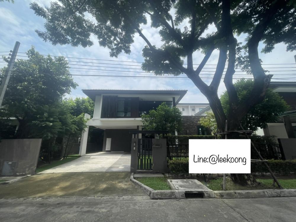 For SaleHouseLadkrabang, Suwannaphum Airport : @ Cheap sale with furniture @ Beautiful house on Main Road, luxury project, very beautiful decoration, very new, ready to be furnished, but you can live.
