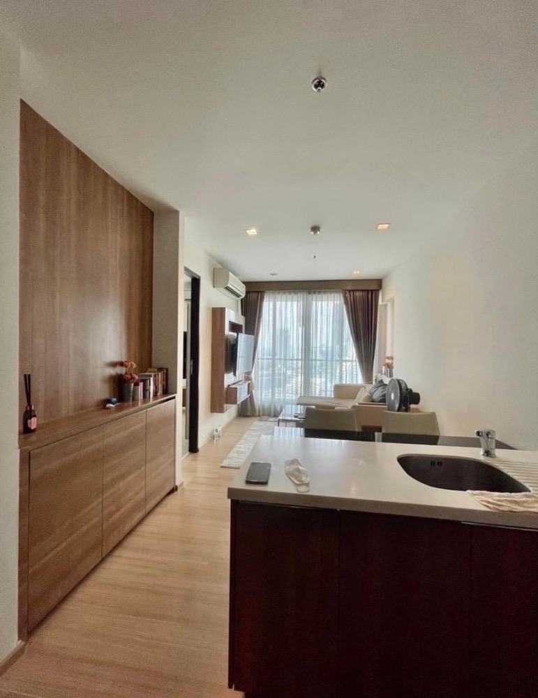 ให้เช่าคอนโดสาทร นราธิวาส : ให้เช่า ✨Rhythm Sathorn✨ ห้องสวย เฟอร์และเครื่องใช้ไฟฟ้าครบ มีอ่างอาบน้ำ🛁  ใกล้ BTS สะพานตากสิน 🚆