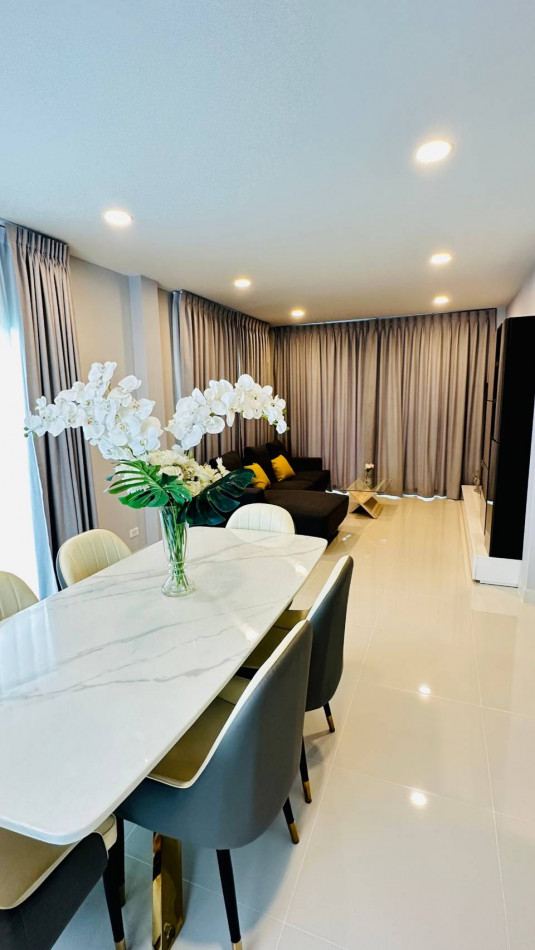For RentHouseBangna, Bearing, Lasalle : Rent a detached house, Senro, Bangna, new house, near Mega Bangna, just 5 minutes.