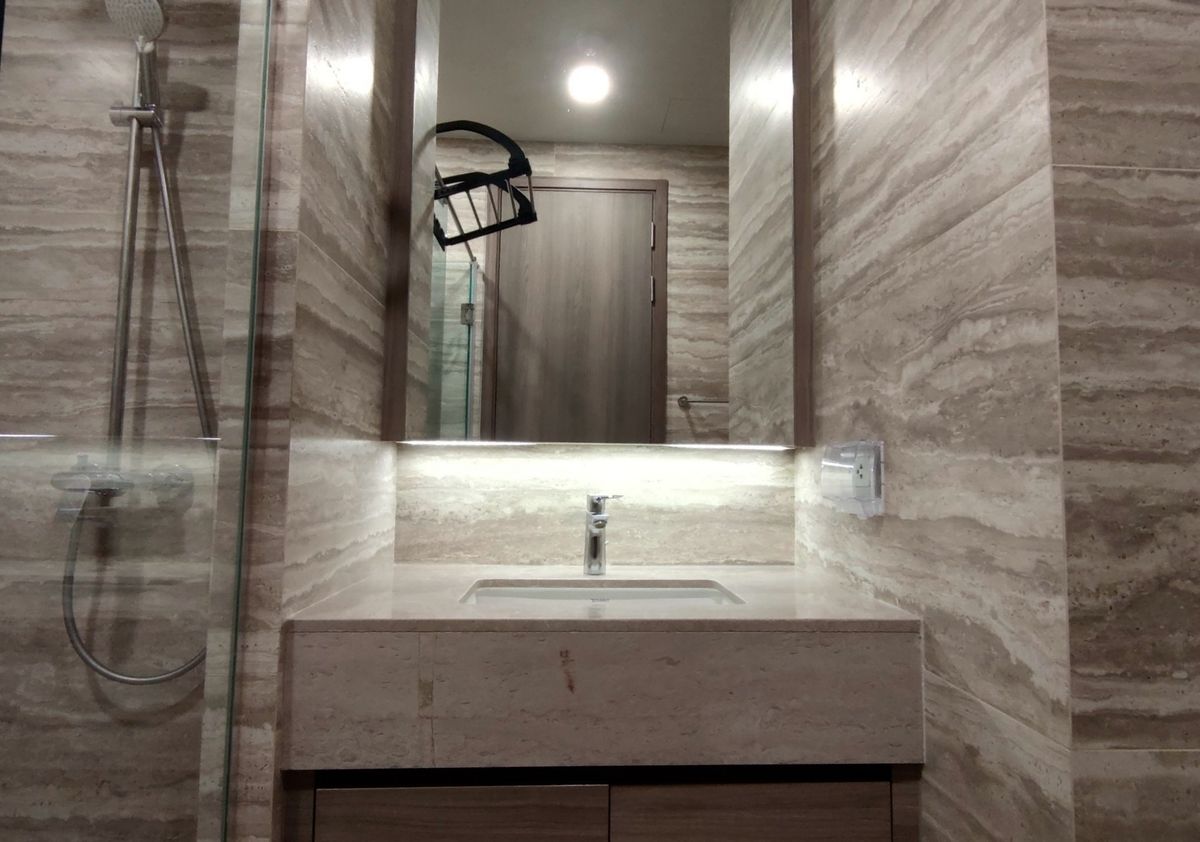 ขายคอนโดสุขุมวิท อโศก ทองหล่อ : ขายคอนโดหรู เซอเลส อโศก ชั้น 25 ขนาด 2 ห้องนอน 2 ห้องน้ำ พื้นที่ใช้สอย 70.08  ตร.ม. ห้องแต่งครบสไตล์ Modern Luxury พร้อมเข้าอยู่ ที่สุดของทำเล ใจกลางอโศก ใกล้ BTS อโศก และ MRT สุขุมวิท เพียง 150 เมตร