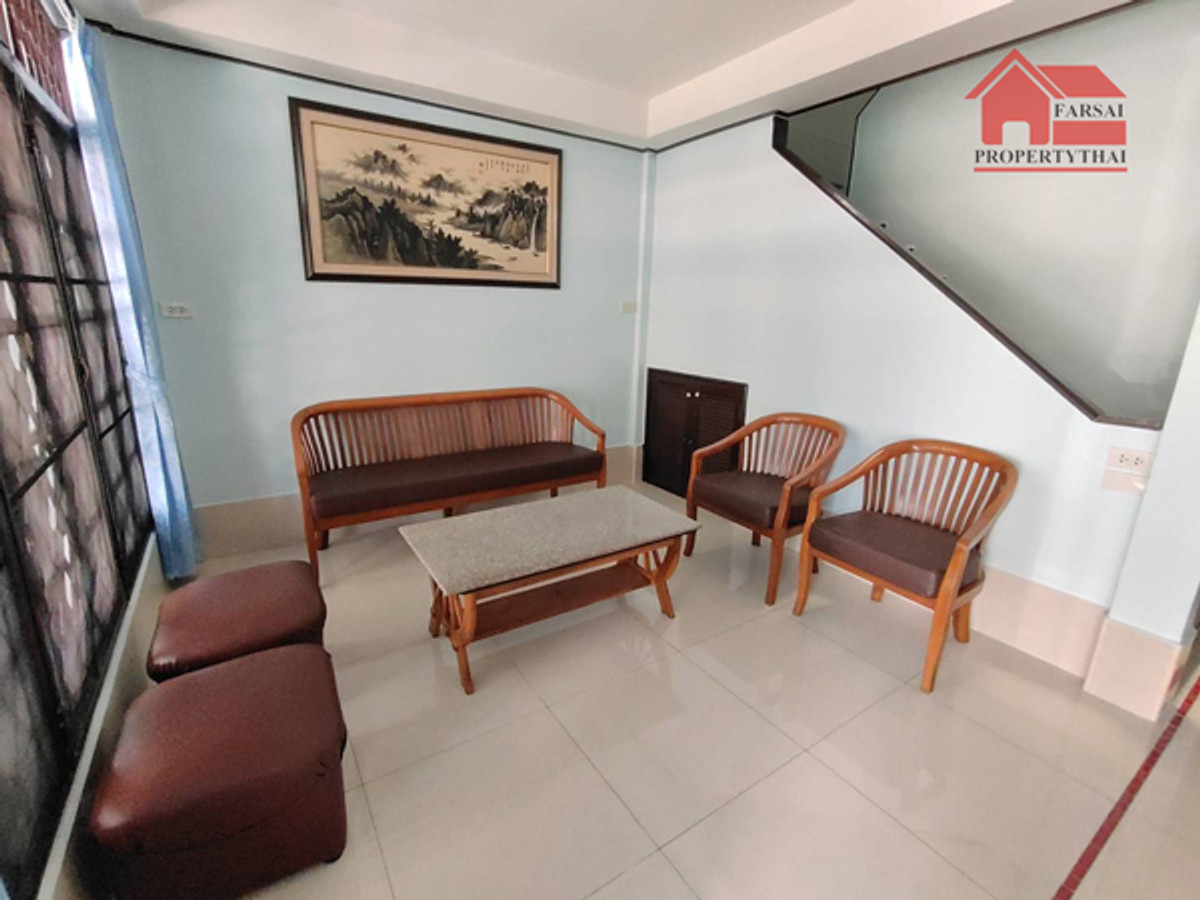 ให้เช่าบ้านสะพานควาย จตุจักร : ให้เช่าทาวน์เฮ้าส์ 2ชั้นเนื้อที่ 30 ตร.ว พื้นที่ 180ตร.ม 3ห้องนอน 2ห้องน้ำ แอร์ 4เครื่อง เฟอร์ครบ ถนน รัชดา เขตห้วยขวาง ราคาเช่า 40,000 บ/ด( 泰国房地产公司可以说中文请打电话。081-732-9189  Line : fs258  微信密码 F0817329189  )