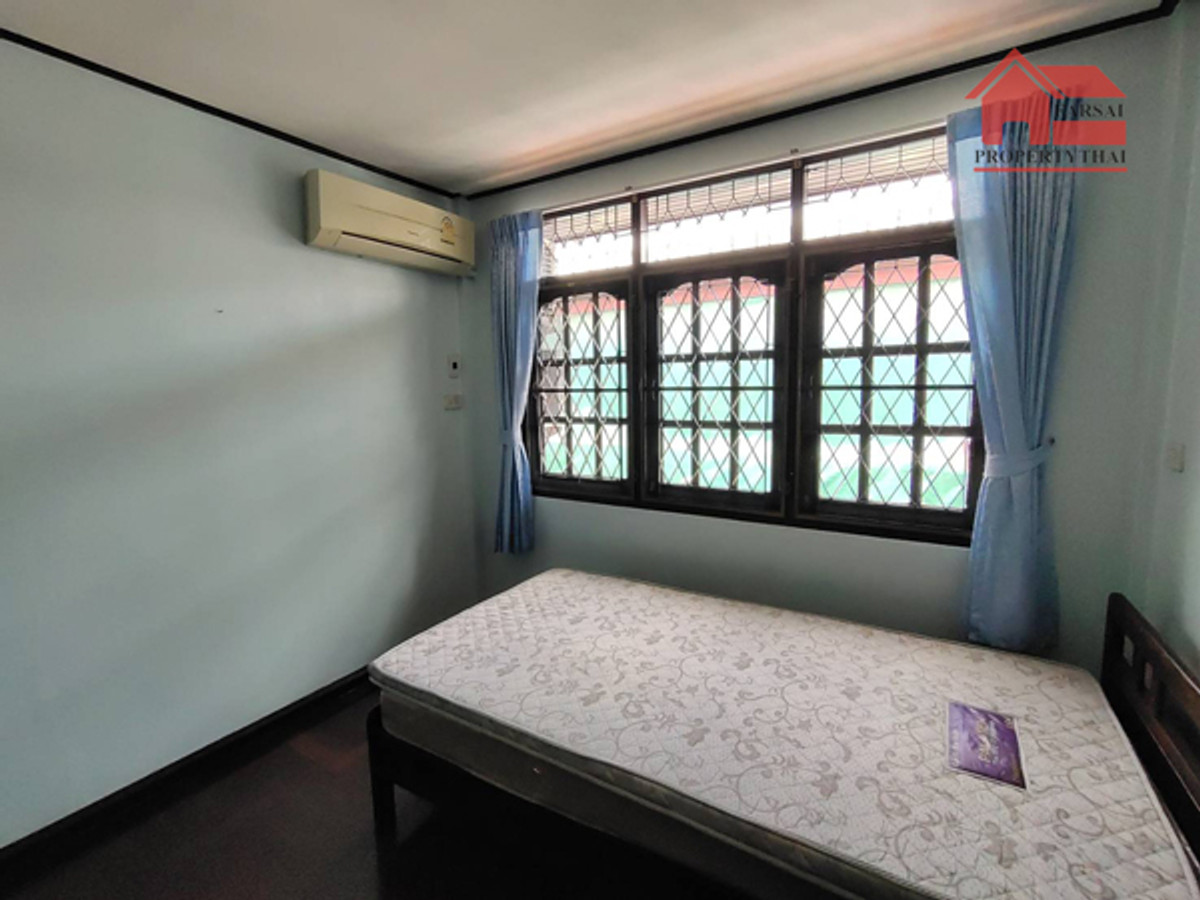 ให้เช่าบ้านสะพานควาย จตุจักร : ให้เช่าทาวน์เฮ้าส์ 2ชั้นเนื้อที่ 30 ตร.ว พื้นที่ 180ตร.ม 3ห้องนอน 2ห้องน้ำ แอร์ 4เครื่อง เฟอร์ครบ ถนน รัชดา เขตห้วยขวาง ราคาเช่า 40,000 บ/ด( 泰国房地产公司可以说中文请打电话。081-732-9189  Line : fs258  微信密码 F0817329189  )