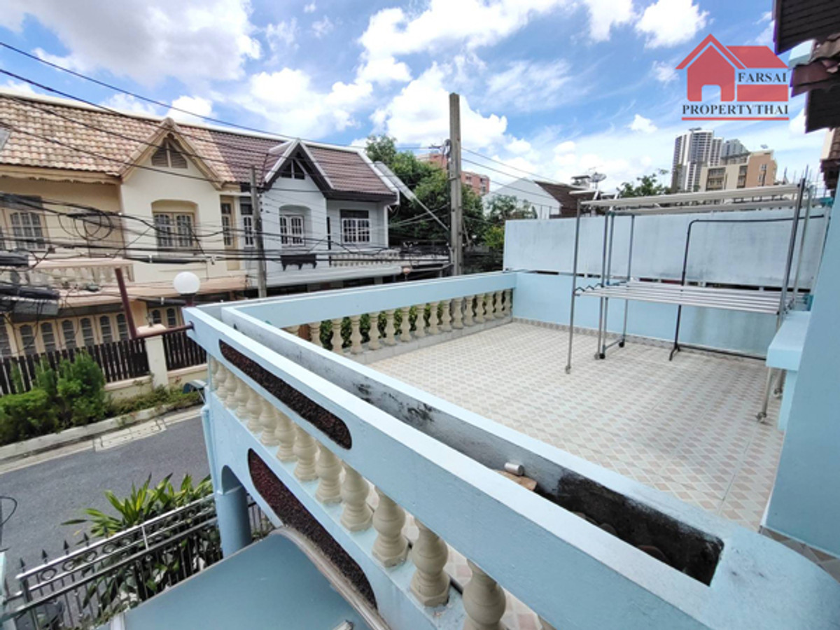 ให้เช่าบ้านสะพานควาย จตุจักร : ให้เช่าทาวน์เฮ้าส์ 2ชั้นเนื้อที่ 30 ตร.ว พื้นที่ 180ตร.ม 3ห้องนอน 2ห้องน้ำ แอร์ 4เครื่อง เฟอร์ครบ ถนน รัชดา เขตห้วยขวาง ราคาเช่า 40,000 บ/ด( 泰国房地产公司可以说中文请打电话。081-732-9189  Line : fs258  微信密码 F0817329189  )