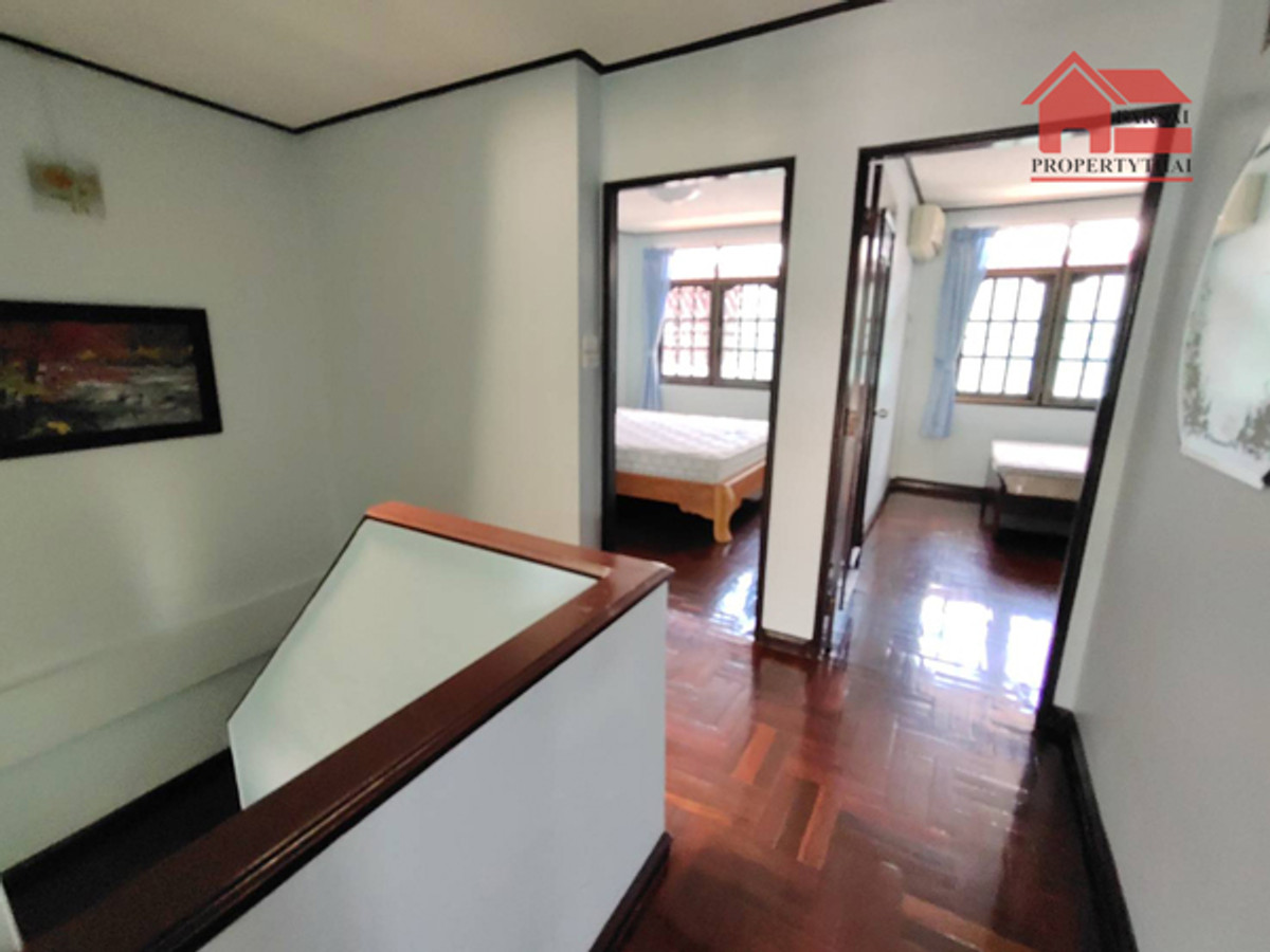 ให้เช่าบ้านสะพานควาย จตุจักร : ให้เช่าทาวน์เฮ้าส์ 2ชั้นเนื้อที่ 30 ตร.ว พื้นที่ 180ตร.ม 3ห้องนอน 2ห้องน้ำ แอร์ 4เครื่อง เฟอร์ครบ ถนน รัชดา เขตห้วยขวาง ราคาเช่า 40,000 บ/ด( 泰国房地产公司可以说中文请打电话。081-732-9189  Line : fs258  微信密码 F0817329189  )