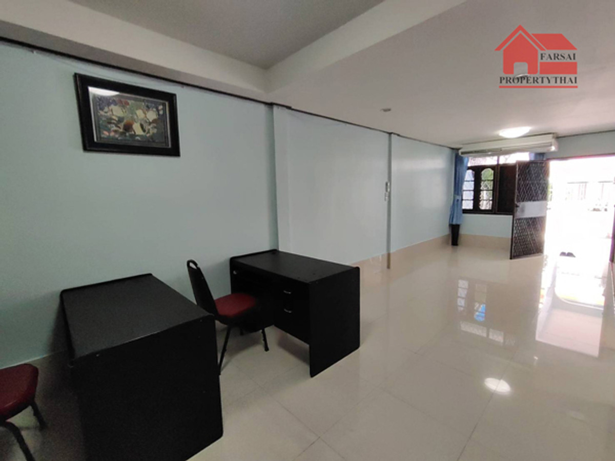 ให้เช่าบ้านสะพานควาย จตุจักร : ให้เช่าทาวน์เฮ้าส์ 2ชั้นเนื้อที่ 30 ตร.ว พื้นที่ 180ตร.ม 3ห้องนอน 2ห้องน้ำ แอร์ 4เครื่อง เฟอร์ครบ ถนน รัชดา เขตห้วยขวาง ราคาเช่า 40,000 บ/ด( 泰国房地产公司可以说中文请打电话。081-732-9189  Line : fs258  微信密码 F0817329189  )