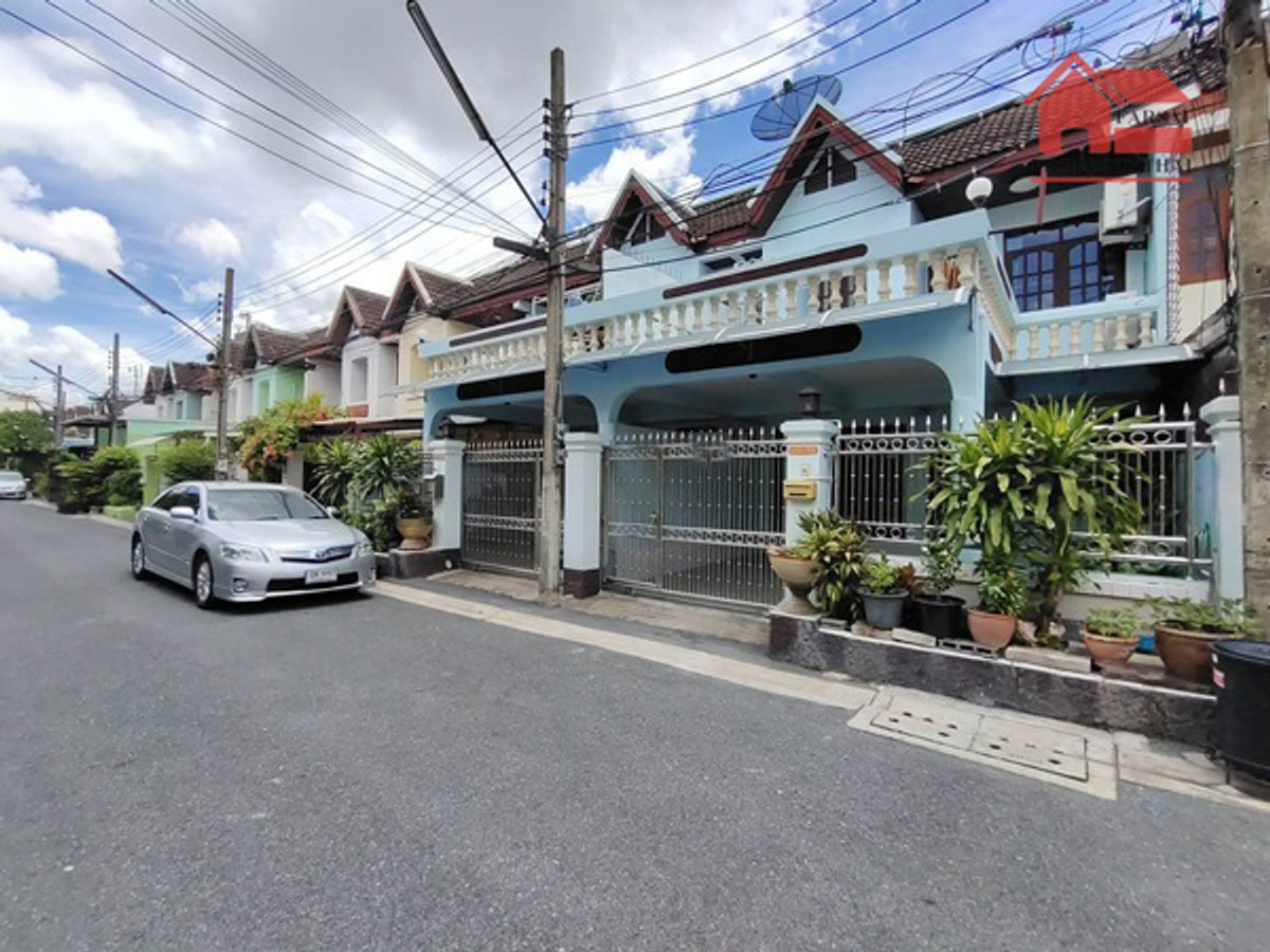 ให้เช่าบ้านสะพานควาย จตุจักร : ให้เช่าทาวน์เฮ้าส์ 2ชั้นเนื้อที่ 30 ตร.ว พื้นที่ 180ตร.ม 3ห้องนอน 2ห้องน้ำ แอร์ 4เครื่อง เฟอร์ครบ ถนน รัชดา เขตห้วยขวาง ราคาเช่า 40,000 บ/ด( 泰国房地产公司可以说中文请打电话。081-732-9189  Line : fs258  微信密码 F0817329189  )