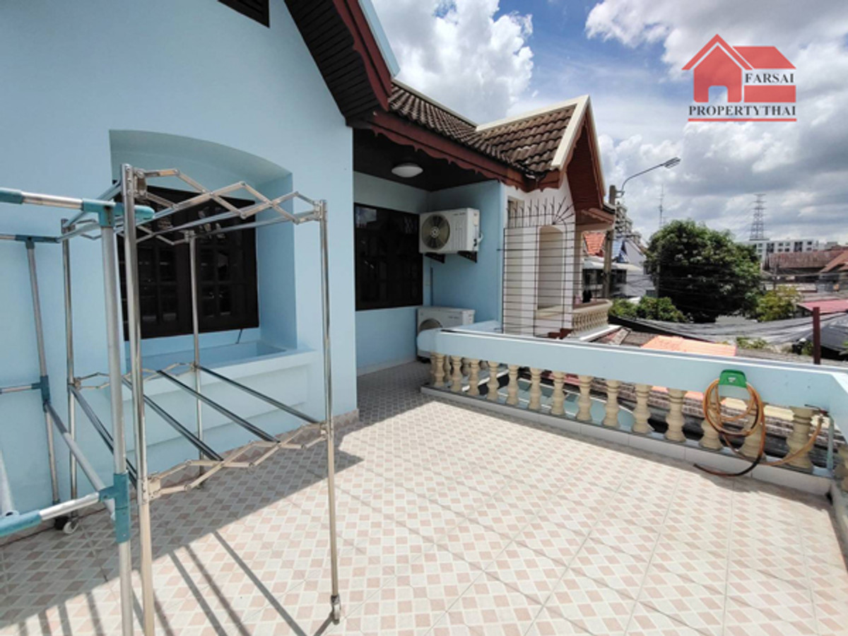 ให้เช่าบ้านสะพานควาย จตุจักร : ให้เช่าทาวน์เฮ้าส์ 2ชั้นเนื้อที่ 30 ตร.ว พื้นที่ 180ตร.ม 3ห้องนอน 2ห้องน้ำ แอร์ 4เครื่อง เฟอร์ครบ ถนน รัชดา เขตห้วยขวาง ราคาเช่า 40,000 บ/ด( 泰国房地产公司可以说中文请打电话。081-732-9189  Line : fs258  微信密码 F0817329189  )