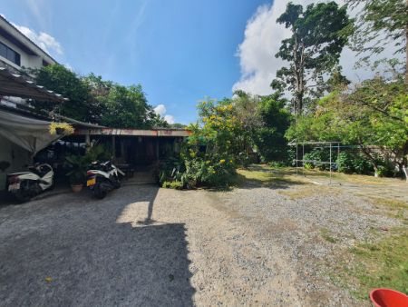 ขายบ้านอ่อนนุช อุดมสุข : ขาย บ้านเดี่ยว ขายบ้านพร้อมที่ดิน อ่อนนุช 46 ซอยดาราฉาย ถนนสุขุมวิท 77 เนื้อที่ 1 งาน 80 ตารางวา บ้านพร้อมที่ดิน 100 ตรม. 1 งาน 80 ตร.วา .