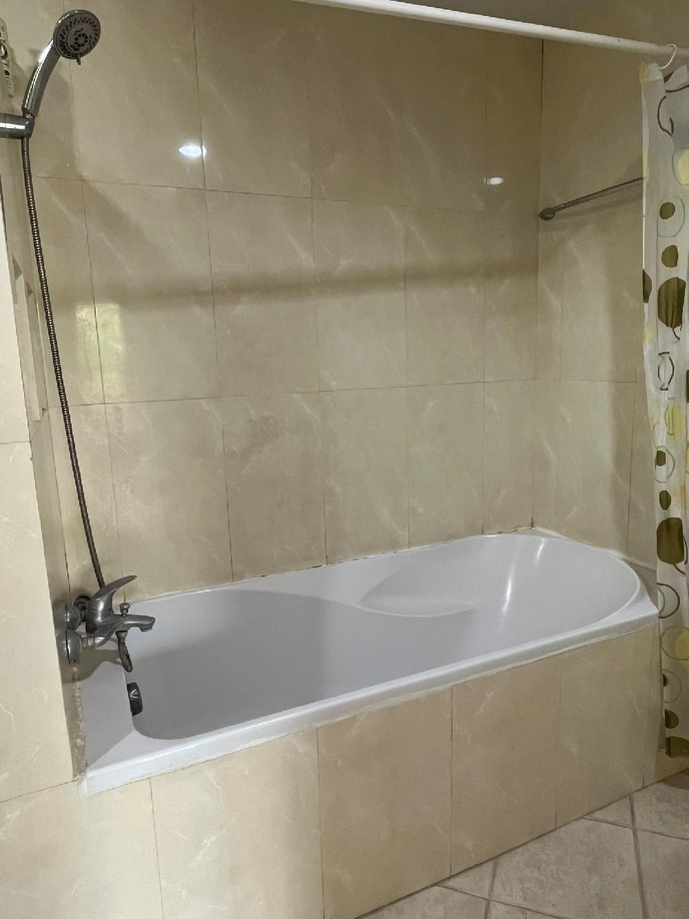 For SaleHousePattanakan, Srinakarin : Phatthanakan Village -Phatthanakan 30(Sale 37.5 million) Good location– Area 105 sq m. - Usable area 450 sq m. – 4 bedrooms, 3 bathrooms– Parking for 3 cars▶️ living room,Family area, Dining room,Thai Kitchen 1Pantry Kitchen 1Maid's room 