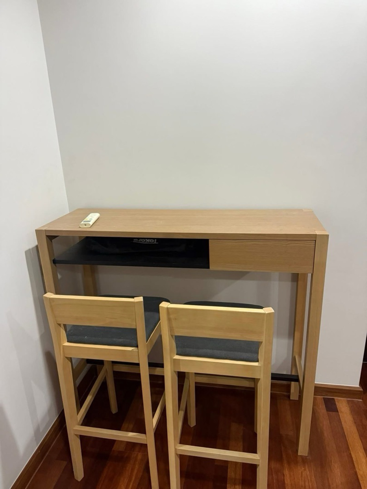 ให้เช่าคอนโดราชเทวี พญาไท : Wish Signature: 35 sqm. 1bed 1bath 1 living, 10th floor with private lift. ห้อง 35ตรม. ทิศใต้ 1ห้องนอน1 ห้องน้ำ 1 ห้องนั่งเล่น ชั้น 10, มีลิฟท์ส่วนตัว เดินไปพารากอน400เมตร BTSพญาไท ลิฟต์ส่วนตัว private lift