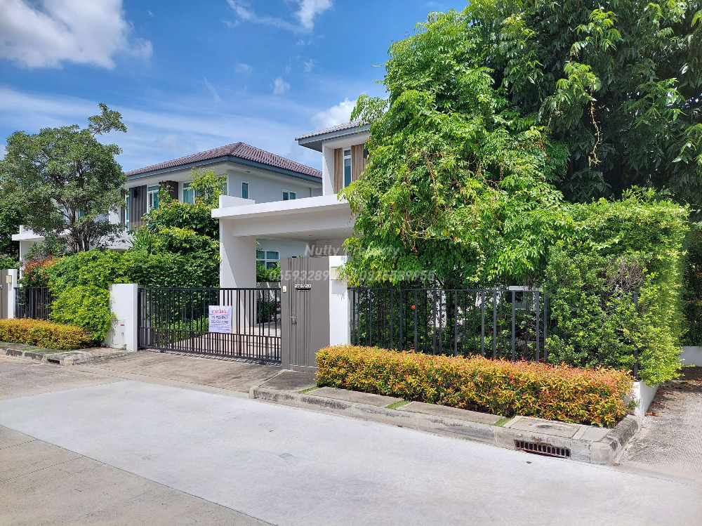 For SaleHouseMin Buri, Romklao : Manthana Srinakarin-Romklao, 66.7 square wah, shady, green space from Land&Houses