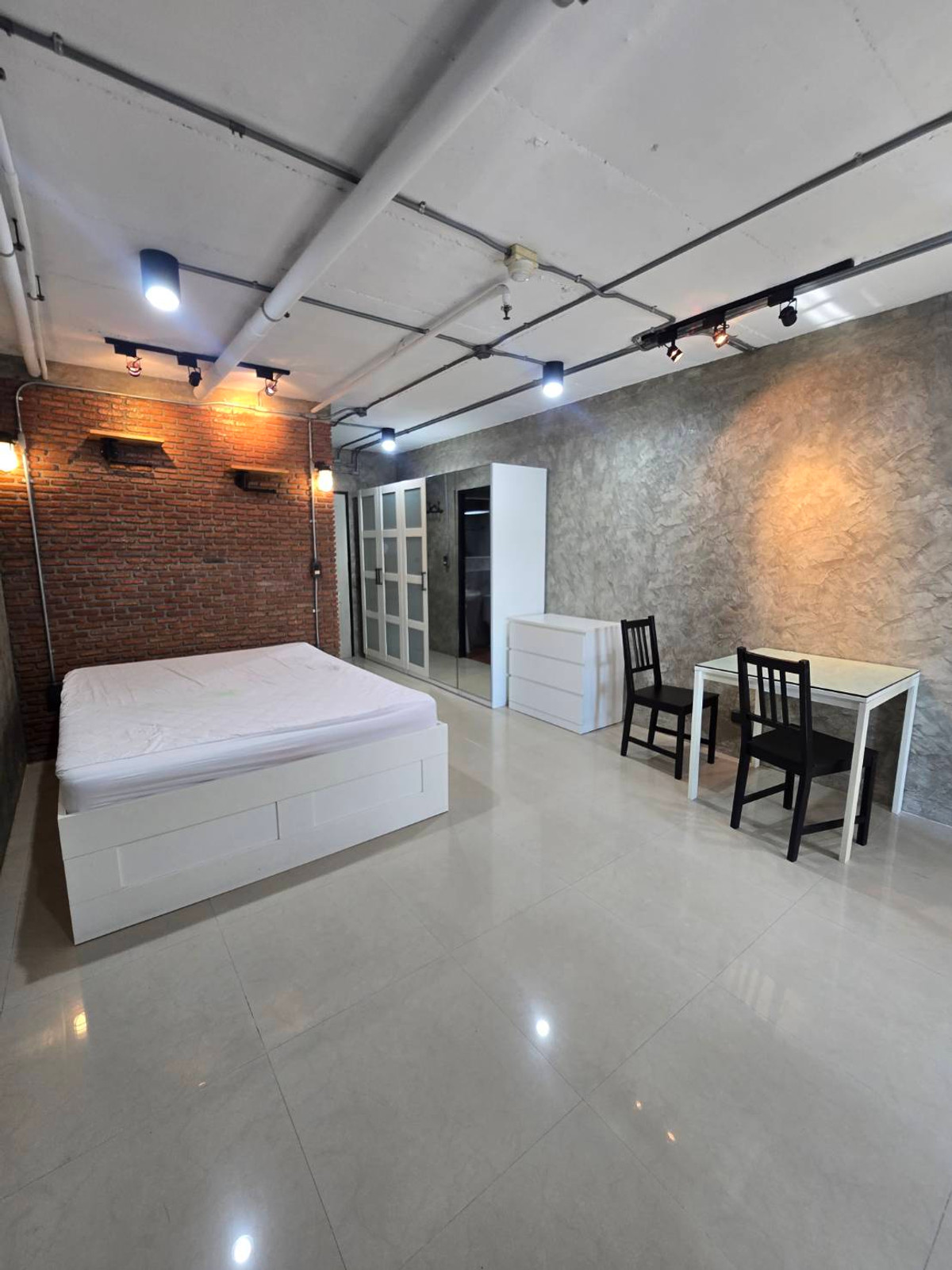 ให้เช่าคอนโดบางนา แบริ่ง ลาซาล : ให้เช่า รีเจ้นท์โฮม 7/2 เดินทางสะดวก ใกล้BTSบางนา ใกล้ทางด่วน ใกล้ไบเทคบางนา 