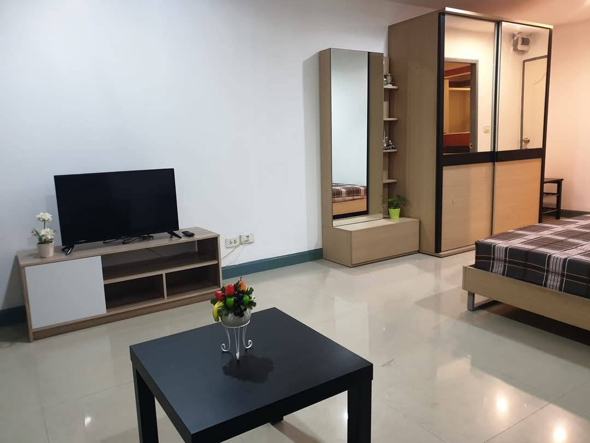 For RentCondoBangna, Bearing, Lasalle : convenient travel, near BTS Bangna, near the expressway, near BITEC Bangna.