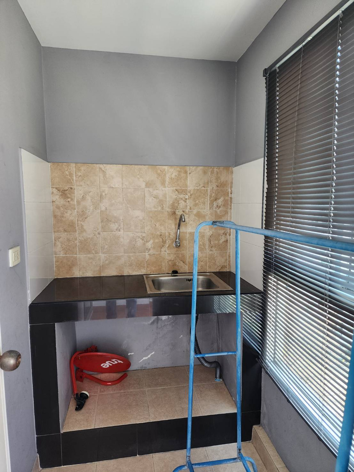 ให้เช่าคอนโดบางนา แบริ่ง ลาซาล : ให้เช่า รีเจ้นท์โฮม 7/1 เดินทางสะดวก ใกล้BTSบางนา ใกล้ทางด่วน ใกล้ไบเทคบางนา 