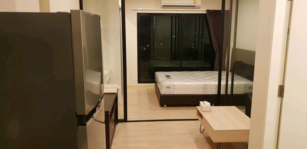 For RentCondoRatchadapisek, Huaikwang, Suttisan : Condo for rent, Fuse Miti Sutthisan, Chamber of Commerce, 29 sq m, 15th floor, good location, with furniture, washing machine.