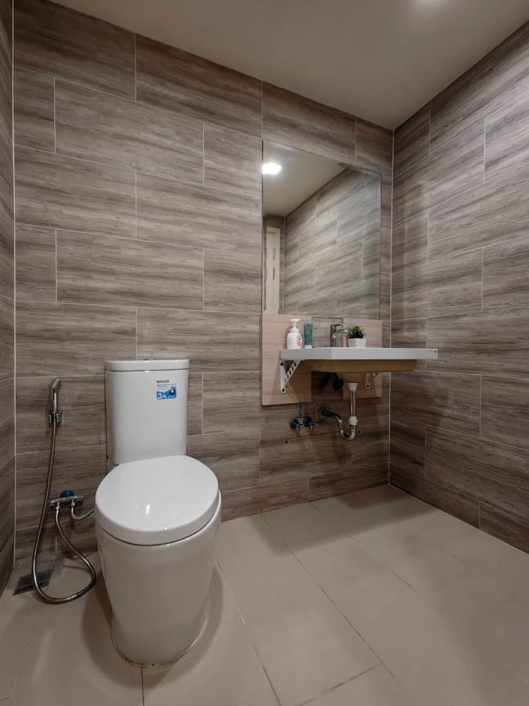 For SaleCondoRama9, Petchburi, RCA : For Sale with tenant til October 26 at Maestro 03 Ratchada Rama 9, 2 bedrooms, corner unit, fully furnished