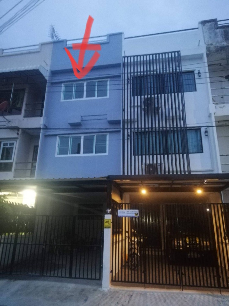 For SaleTownhomeChaengwatana, Muangthong : 🚩Selling a 3-storey townhouse near the Pink Line, Muang Thong Thani Station, only 1 km from Chaeng Watthana Road, or you can enter and exit along Khlong Prapa Road. Free transfer fee