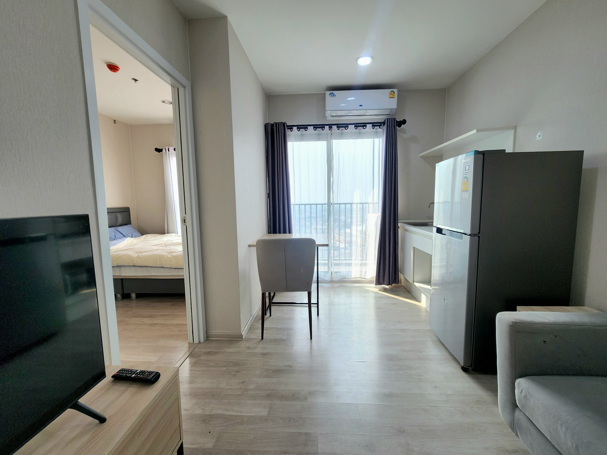 For RentCondoNonthaburi, Bang Yai, Bangbuathong : *The condition is as shown in the cover photo. New, first hand, has a washing machine** For rent, decorated comfortably, Plum Condo, Central Station, Phase 2 ** Sunset view**SN490.53