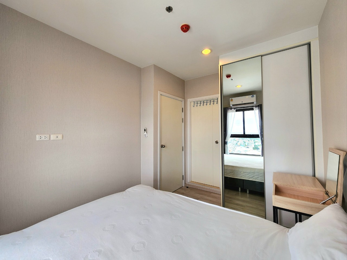 For RentCondoNonthaburi, Bang Yai, Bangbuathong : *The condition is as shown in the cover photo. New, first hand, has a washing machine** For rent, decorated comfortably, Plum Condo, Central Station, Phase 2 ** Sunset view**SN490.53