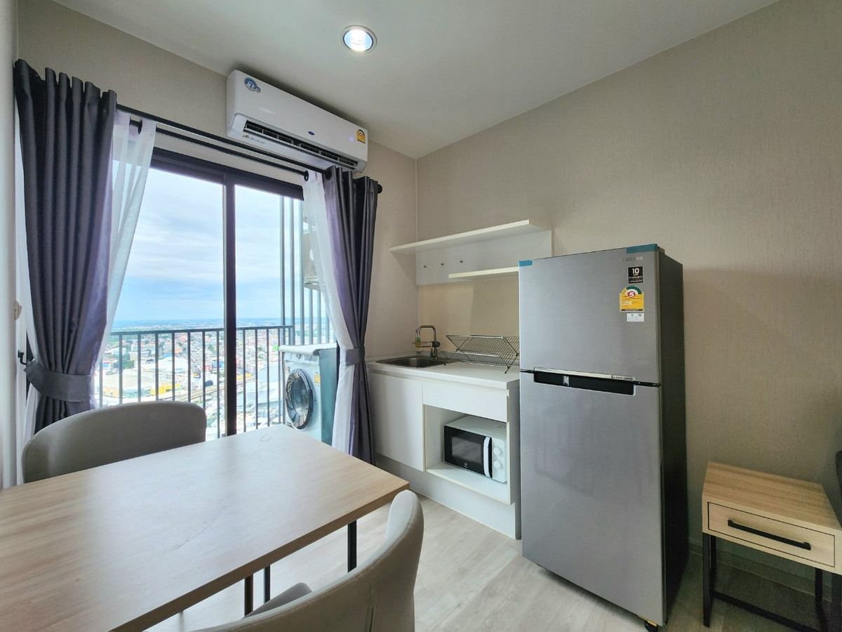 For RentCondoNonthaburi, Bang Yai, Bangbuathong : *The condition is as shown in the cover photo. New, first hand, has a washing machine** For rent, decorated comfortably, Plum Condo, Central Station, Phase 2 ** Sunset view**SN490.53
