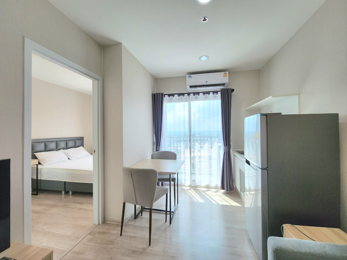 For RentCondoNonthaburi, Bang Yai, Bangbuathong : *The condition is as shown in the cover photo. New, first hand, has a washing machine** For rent, decorated comfortably, Plum Condo, Central Station, Phase 2 ** Sunset view**SN490.53