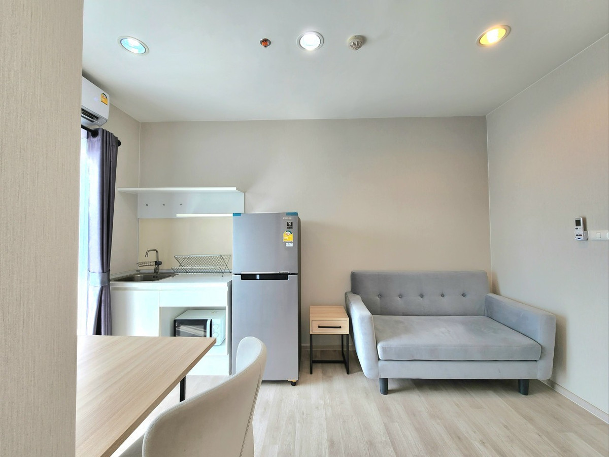 For RentCondoNonthaburi, Bang Yai, Bangbuathong : *The condition is as shown in the cover photo. New, first hand, has a washing machine** For rent, decorated comfortably, Plum Condo, Central Station, Phase 2 ** Sunset view**SN490.53