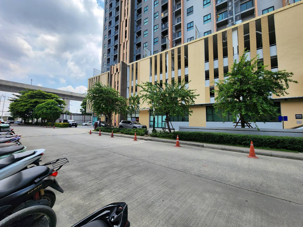 For RentCondoNonthaburi, Bang Yai, Bangbuathong : *The condition is as shown in the cover photo. New, first hand, has a washing machine** For rent, decorated comfortably, Plum Condo, Central Station, Phase 2 ** Sunset view**SN490.53