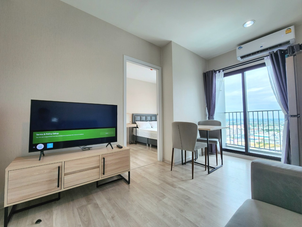 For RentCondoNonthaburi, Bang Yai, Bangbuathong : *The condition is as shown in the cover photo. New, first hand, has a washing machine** For rent, decorated comfortably, Plum Condo, Central Station, Phase 2 ** Sunset view**SN490.53