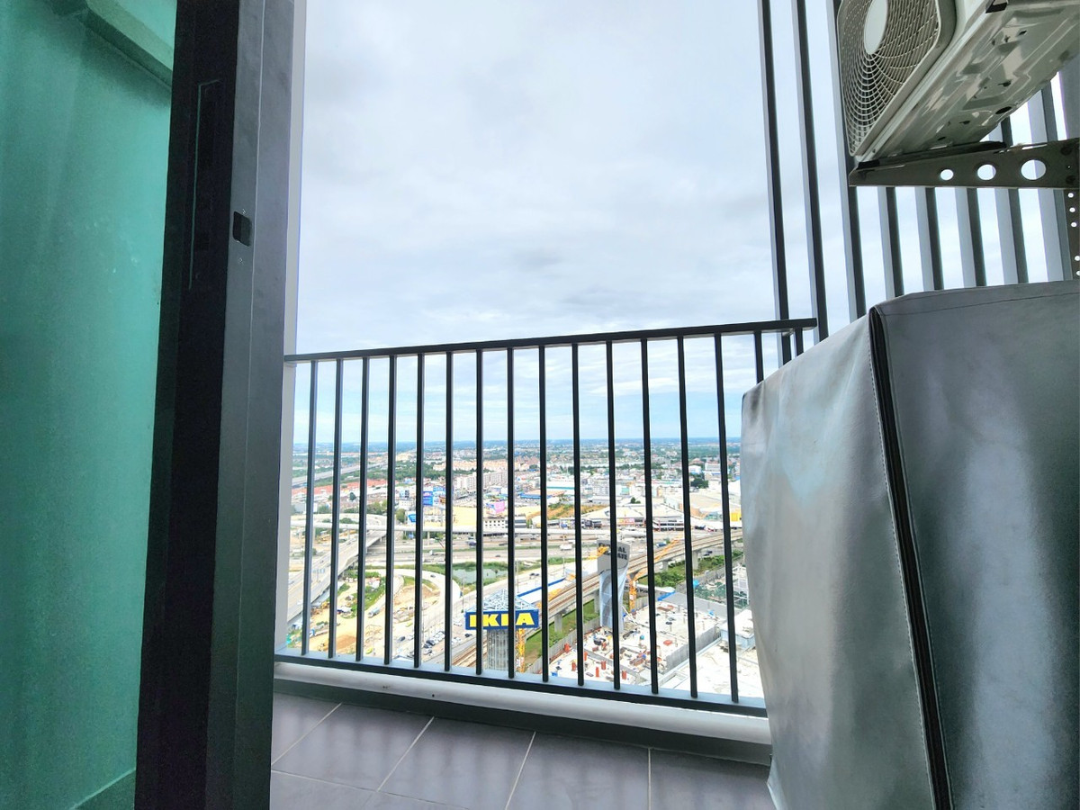For RentCondoNonthaburi, Bang Yai, Bangbuathong : *The condition is as shown in the cover photo. New, first hand, has a washing machine** For rent, decorated comfortably, Plum Condo, Central Station, Phase 2 ** Sunset view**SN490.53