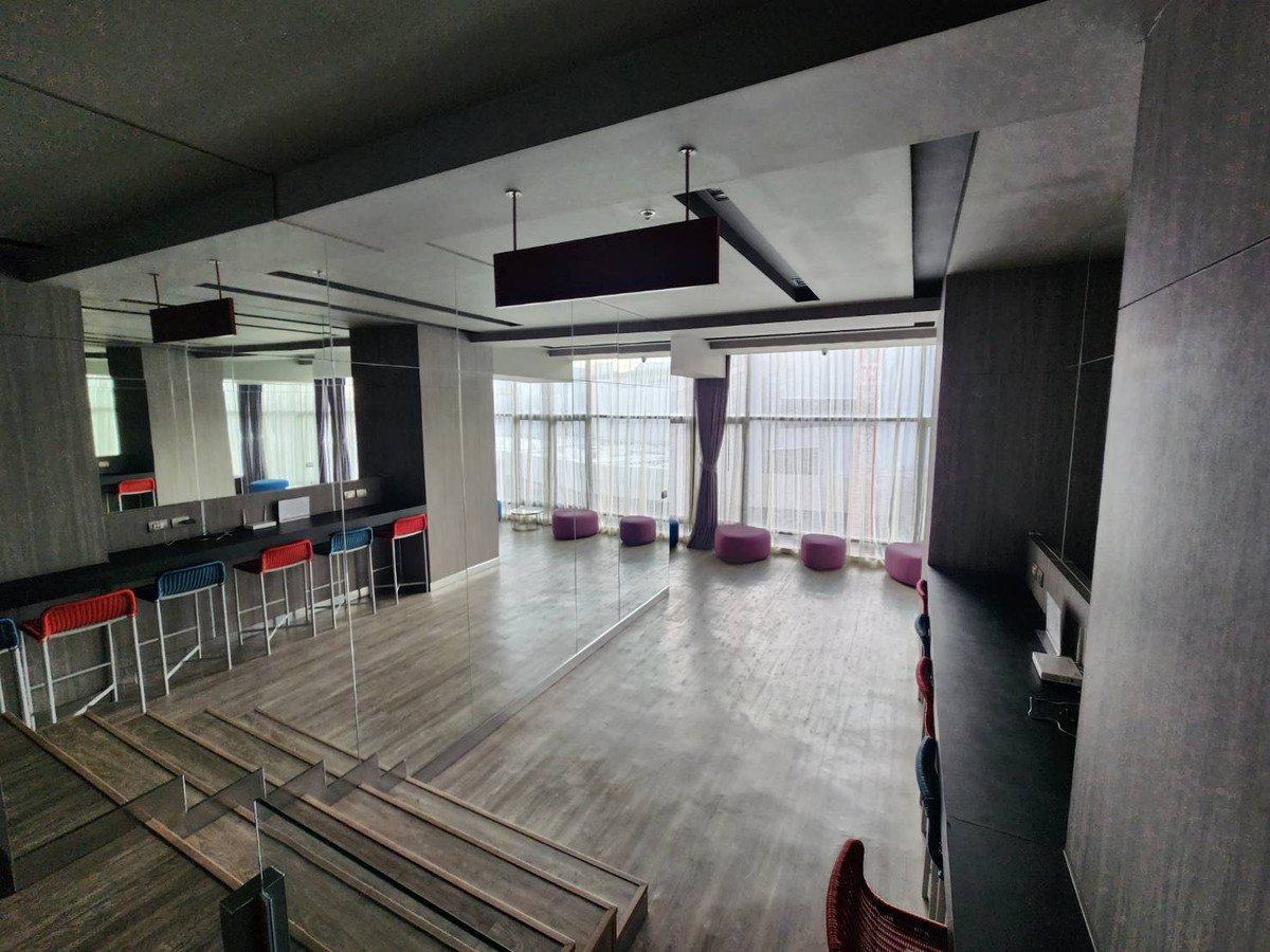 For RentCondoNonthaburi, Bang Yai, Bangbuathong : *The condition is as shown in the cover photo. New, first hand, has a washing machine** For rent, decorated comfortably, Plum Condo, Central Station, Phase 2 ** Sunset view**SN490.53