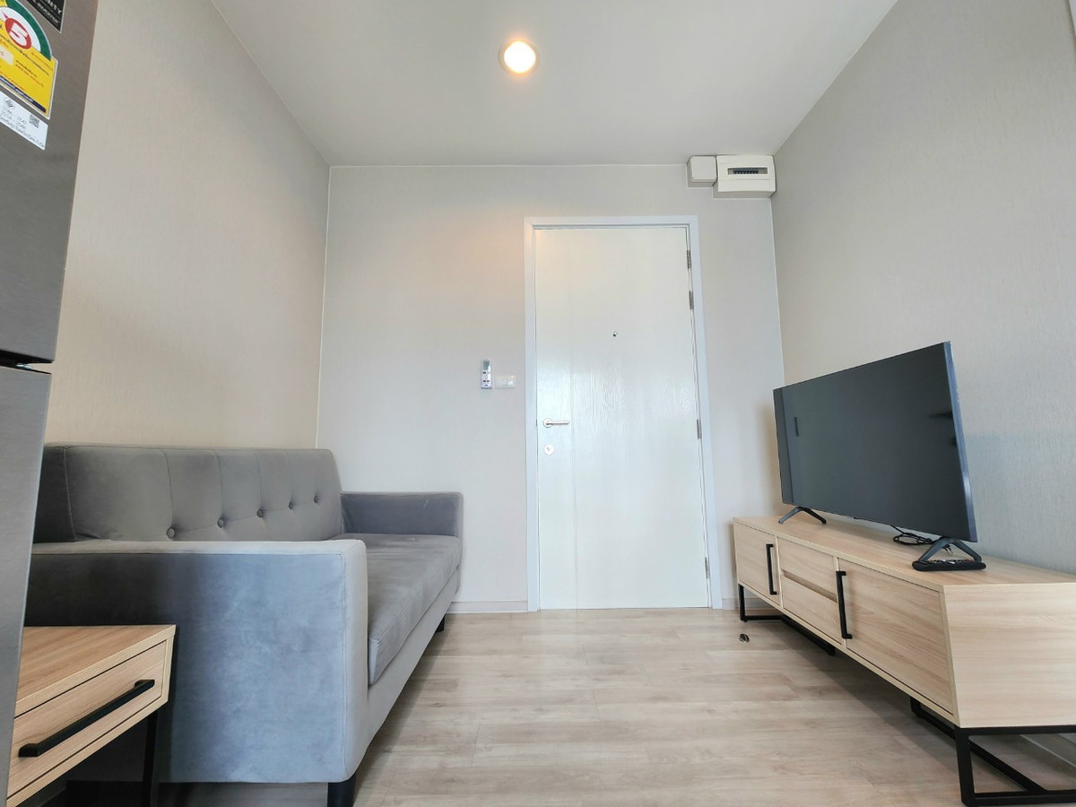 For RentCondoNonthaburi, Bang Yai, Bangbuathong : *The condition is as shown in the cover photo. New, first hand, has a washing machine** For rent, decorated comfortably, Plum Condo, Central Station, Phase 2 ** Sunset view**SN490.53
