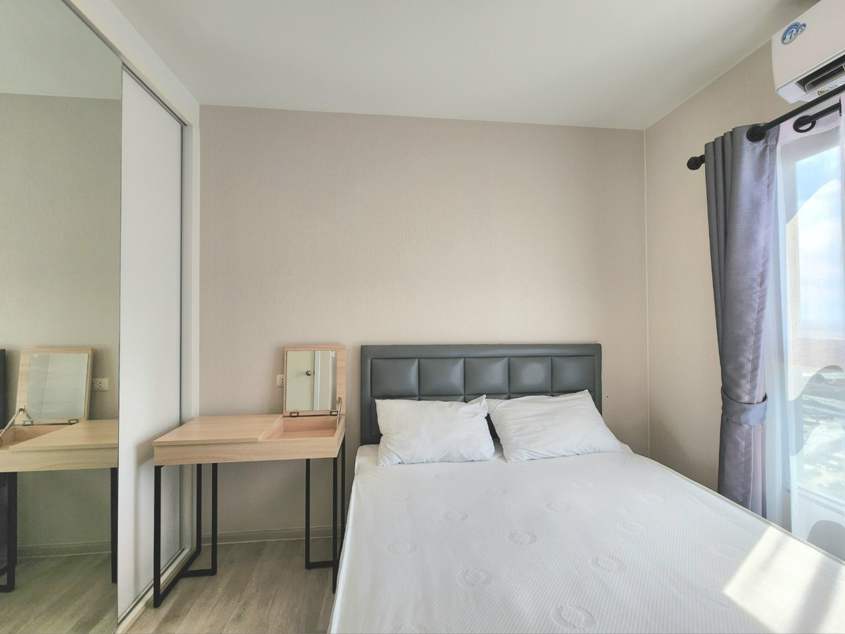 For RentCondoNonthaburi, Bang Yai, Bangbuathong : *The condition is as shown in the cover photo. New, first hand, has a washing machine** For rent, decorated comfortably, Plum Condo, Central Station, Phase 2 ** Sunset view**SN490.53