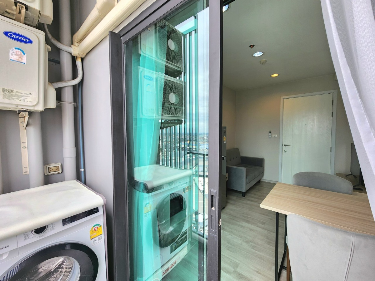 For RentCondoNonthaburi, Bang Yai, Bangbuathong : *The condition is as shown in the cover photo. New, first hand, has a washing machine** For rent, decorated comfortably, Plum Condo, Central Station, Phase 2 ** Sunset view**SN490.53