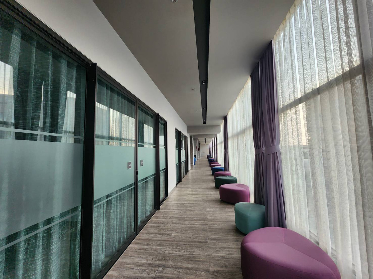 For RentCondoNonthaburi, Bang Yai, Bangbuathong : *The condition is as shown in the cover photo. New, first hand, has a washing machine** For rent, decorated comfortably, Plum Condo, Central Station, Phase 2 ** Sunset view**SN490.53