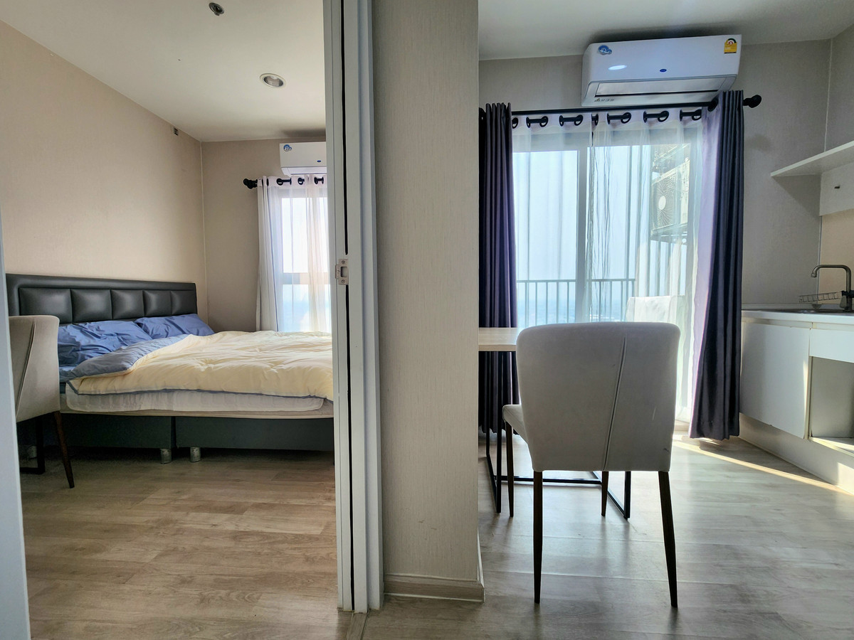For RentCondoNonthaburi, Bang Yai, Bangbuathong : *The condition is as shown in the cover photo. New, first hand, has a washing machine** For rent, decorated comfortably, Plum Condo, Central Station, Phase 2 ** Sunset view**SN490.53