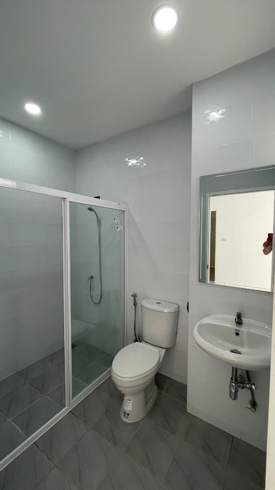 ขายทาวน์โฮมโชคชัย4 ลาดพร้าว71 : ขายทาวน์โฮม 3 ชั้น สร้างใหม่ โครงการทรัพย์วราห์ เข้าซอยนาคนิวาส 21 ใกล้ เซ็นทรัล อีสต์วิลล์ เพียง 5 นาที