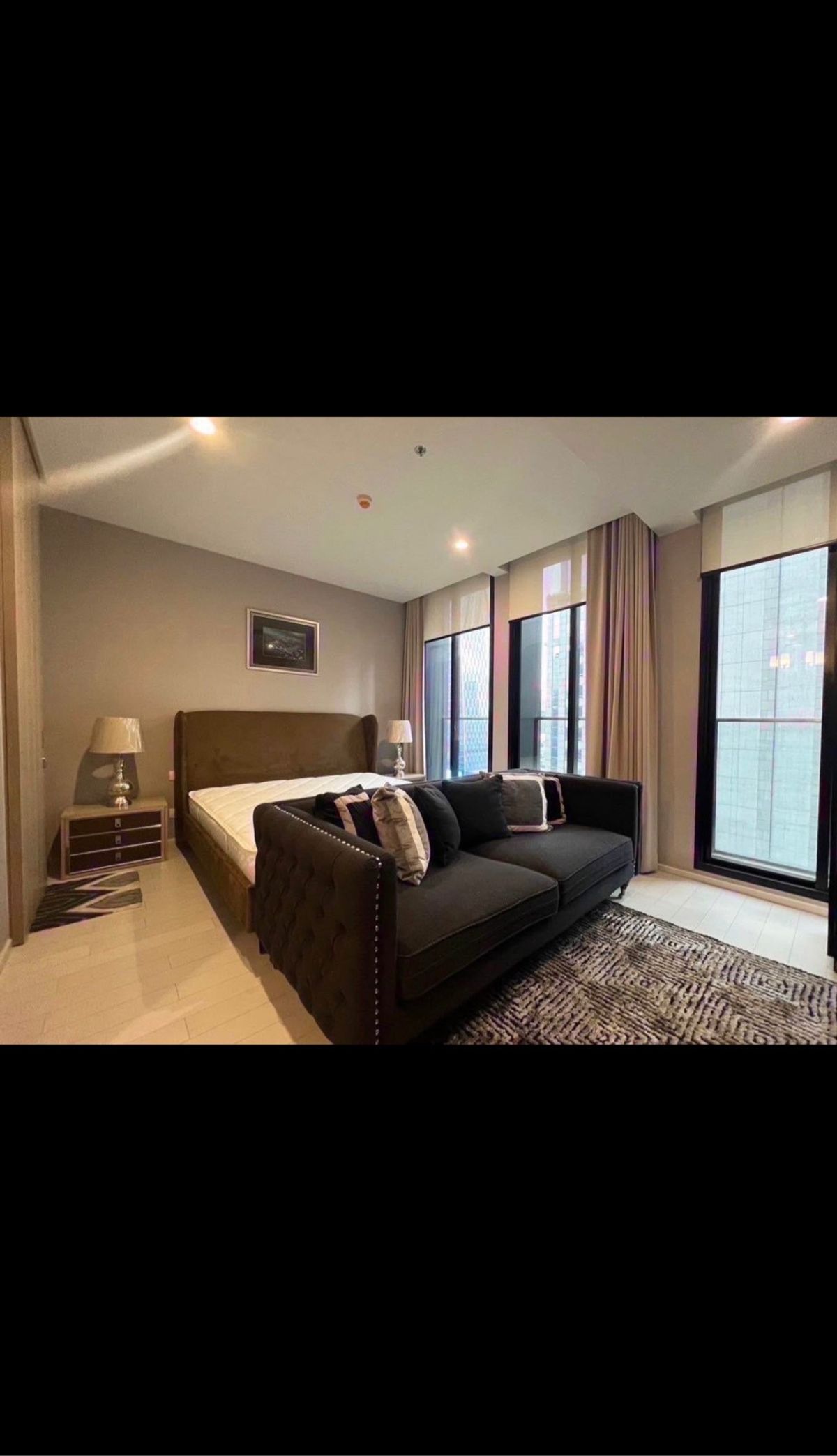 For RentCondoWitthayu, Chidlom, Langsuan, Ploenchit : Fully furnished 1 bedroom 1 bathroom condo for rent with a floorsize of 45 sq.m., located on the 14th floor, at Noble Ploenchit building, in the popular Ploenchit district with city view,