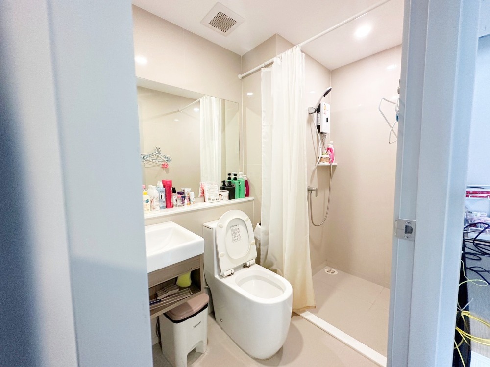 For SaleCondoRama9, Petchburi, RCA : Sale with tenant, good return, Aspire Asoke-Ratchada, 1 bedroom, 35 sq m., 8th floor, Building D, fully-furnished.