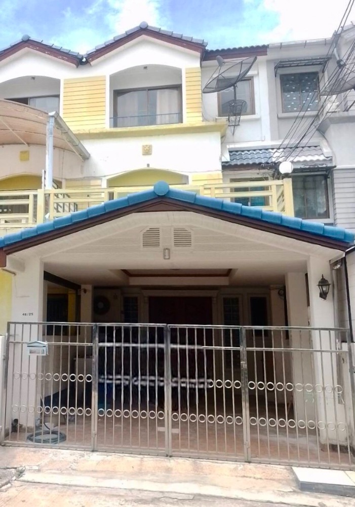 ให้เช่าทาวน์โฮมพัฒนาการ ศรีนครินทร์ : R40 ให้เช่า โครงการบ้านกลางเมืองพระราม 9 ซอย  43 เลื้องสัตว์ได้ 3ห้องนอน 3 ห้องนำ้ ใกล้เดอะไนน์ฟอร์นิเจอร์ครบ พร้อมอยู่