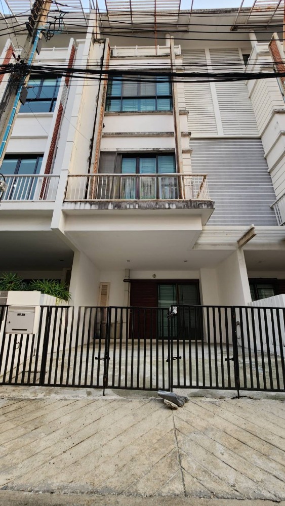 For SaleTownhomeOnnut, Udomsuk : Townhome Areeya Mandarina Sukhumvit 77 / 3 Bedrooms (FOR SALE), Areeya Mandarina Sukhumvit 77 / Townhome 3 Bedrooms (FOR SALE) HL1347