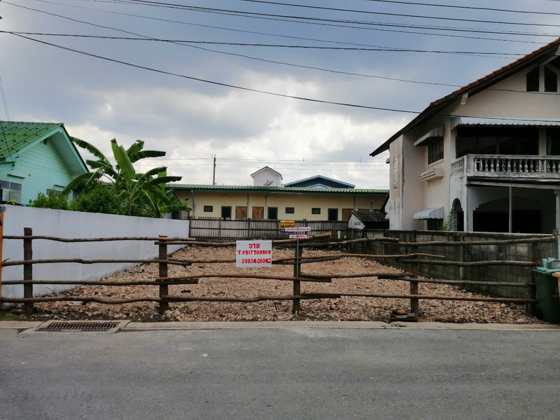For SaleLandVipawadee, Don Mueang, Lak Si : Empty land for sale, already filled in, 54 sq m, located in Soi Permsin 20, intersection 7, concrete road, good location, many entrances and exits. Suitable for building a house