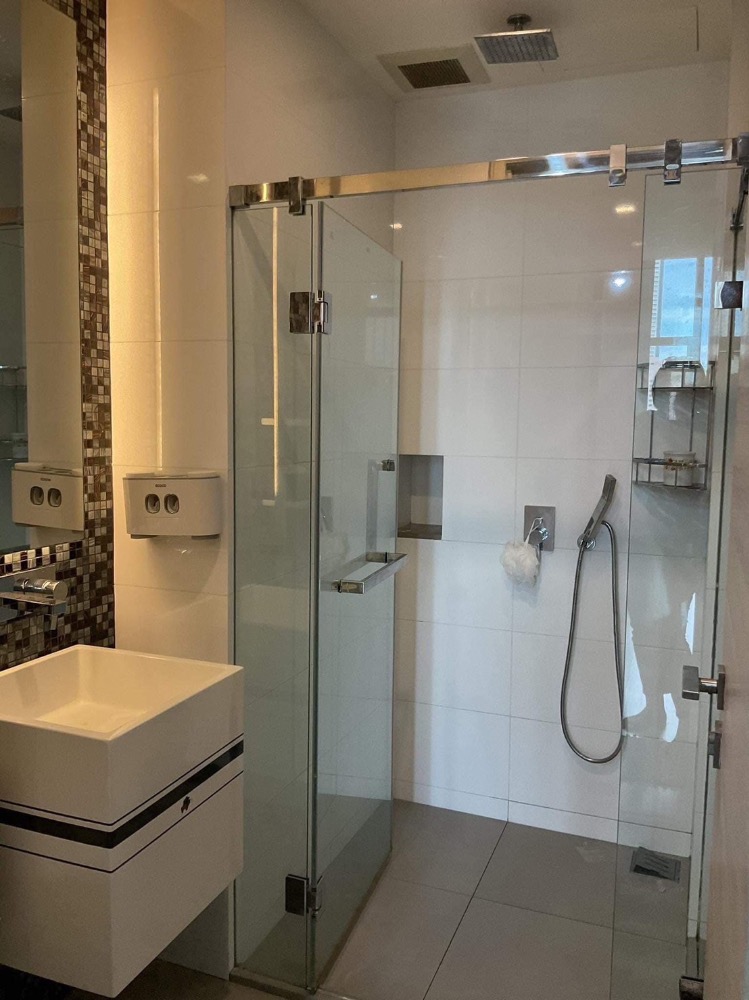 For RentCondoSathorn, Narathiwat : For rent 🔥The Room Sathorn - STUDIO.Louis🔥 Beautiful room, Icon Siam view, fully decorated, furnished and appliances 🚆 near BTS St. Louis