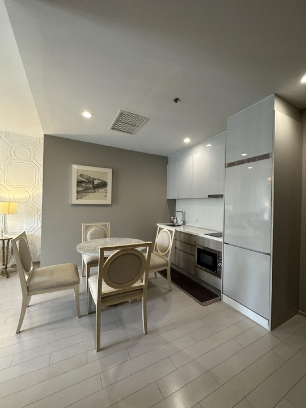 ให้เช่าคอนโดวิทยุ ชิดลม หลังสวน : 🔥ให้เช่าด่วน🔥Noble Ploenchit 1 bedroom 1 bahtroom ห้องกว้าง ตกแต่งสวย หรูหรา เฟอร์นิเจอร์ครบ ติด BTS เพลินจิต❗