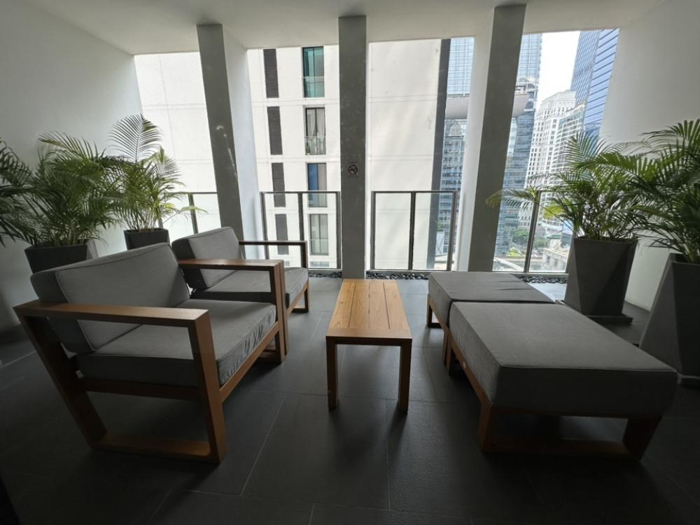 ให้เช่าคอนโดวิทยุ ชิดลม หลังสวน : 🔥ให้เช่าด่วน🔥Noble Ploenchit 1 bedroom 1 bahtroom ห้องกว้าง ตกแต่งสวย หรูหรา เฟอร์นิเจอร์ครบ ติด BTS เพลินจิต❗