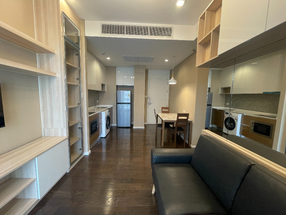 ให้เช่าคอนโดลาดพร้าว เซ็นทรัลลาดพร้าว : For Rent The Saint Residences 2 beds 2 baths 54 sqm.